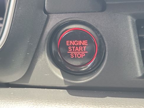 Used 2024 Honda Pilot Elite image 22