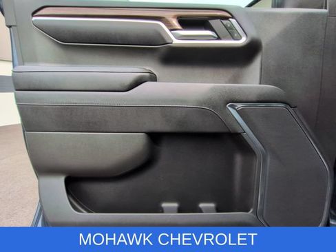 Used 2023 Chevrolet Silverado 1500 LT AWD/4WD image 22