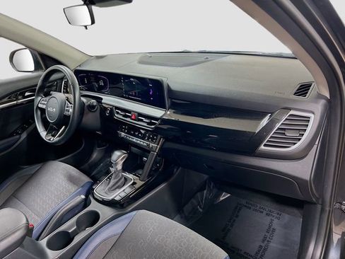 Certified 2025 Kia Seltos S image 27