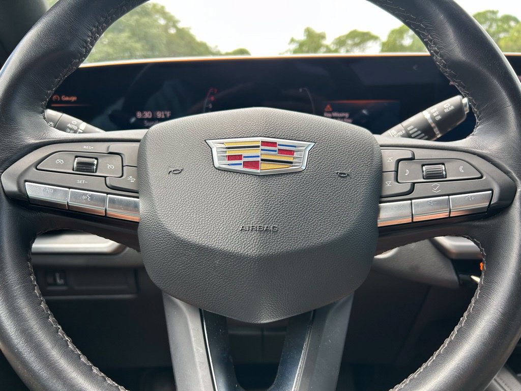 Used 2025 Cadillac XT4 Premium Luxury FWD image 23