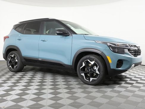 Certified 2026 Kia Seltos S image 3