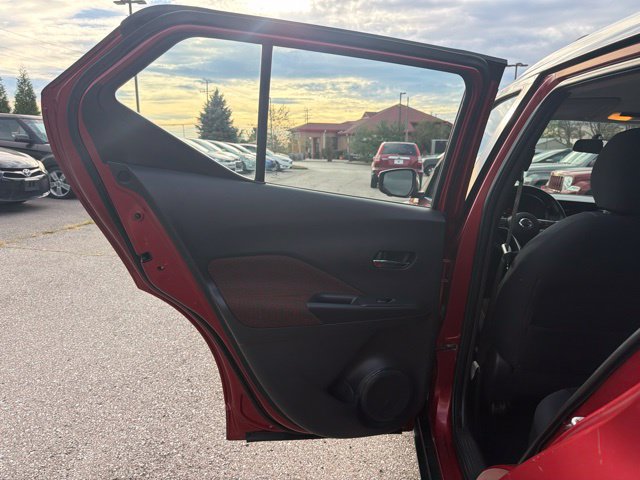 Used 2018 Nissan Kicks SR w/ Exterior Package FWD image 19