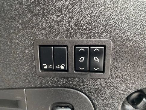Used 2016 GMC Yukon SLT w/ Open Road Package AWD/4WD image 5