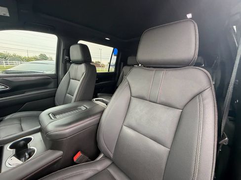 Used 2023 Chevrolet Suburban RST w/ Sport Performance Package AWD/4WD image 12