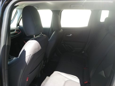 Used 2023 Jeep Renegade Trailhawk w/ Trailhawk Elite Group AWD/4WD image 9