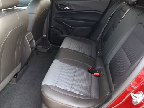 Used 2025 Chevrolet Trax LT w/ LT Convenience Package image 20