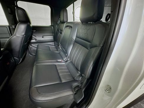 Used 2022 Nissan Frontier PRO-4X w/ Pro-4X Premium Package image 29