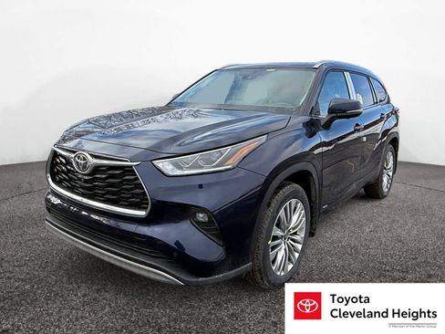 New 2026 Toyota Highlander Platinum image 1