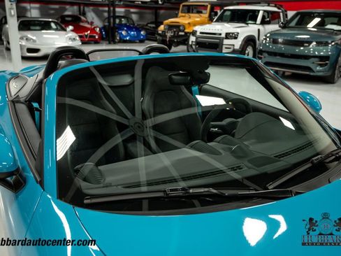 Used 2021 Porsche 718 Boxster Spyder RWD image 40