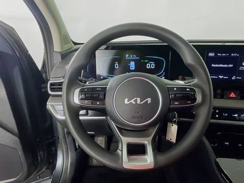 Used 2025 Kia Sportage LX FWD image 12