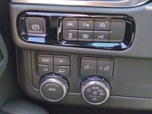New 2026 GMC Yukon Denali AWD/4WD image 18