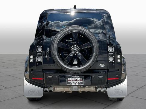 Used 2023 Land Rover Defender 90 V8 image 4