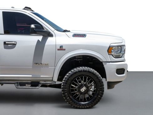 Used 2020 RAM 3500 Tradesman w/ Chrome Appearance Group AWD/4WD image 8