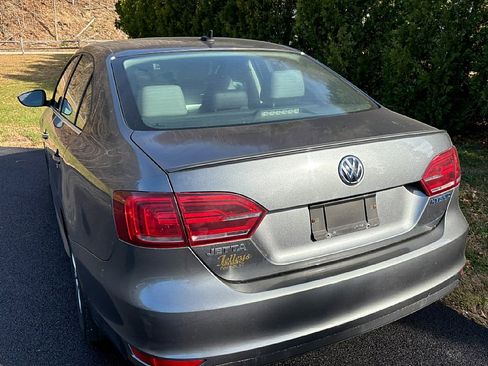 Used 2013 Volkswagen Jetta SE image 9