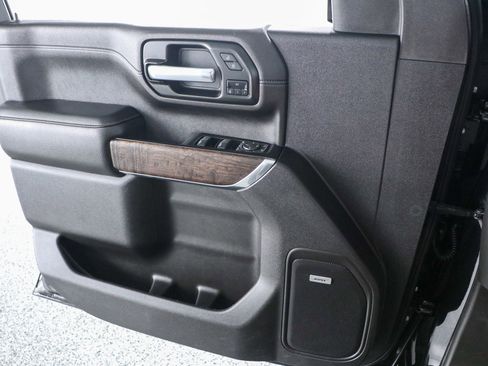 Used 2023 GMC Sierra 2500 Denali w/ Denali Ultimate Package image 26