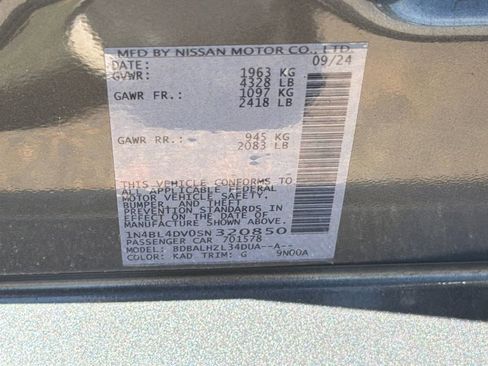 Used 2025 Nissan Altima 2.5 SV FWD image 34