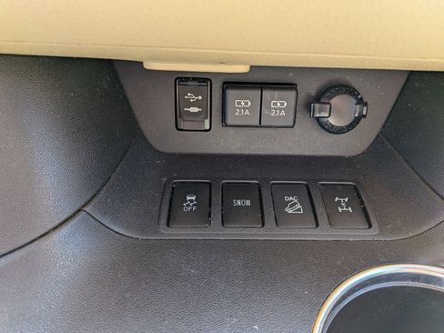Used 2019 Toyota Highlander XLE AWD/4WD image 68