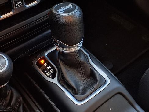 Used 2019 Jeep Wrangler Unlimited Sport S AWD/4WD image 22