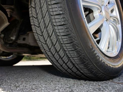 Used 2021 Toyota Prius AWD image 67