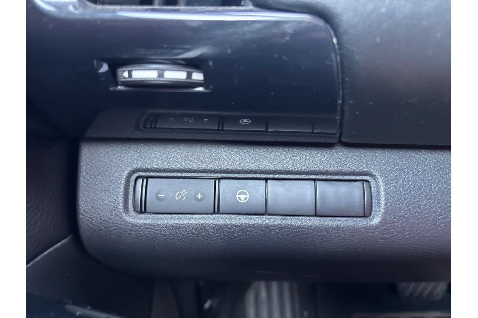 Certified 2022 Nissan Pathfinder SV FWD image 21