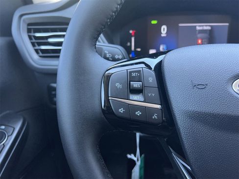 New 2026 Ford Escape SE image 10