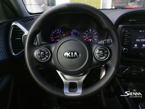 Used 2020 Kia Soul LX image 32