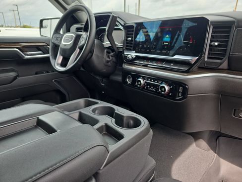 Used 2024 GMC Sierra 1500 Elevation AWD/4WD image 16