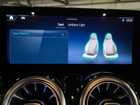 Certified 2025 Mercedes-Benz GLB 250 4MATIC image 32