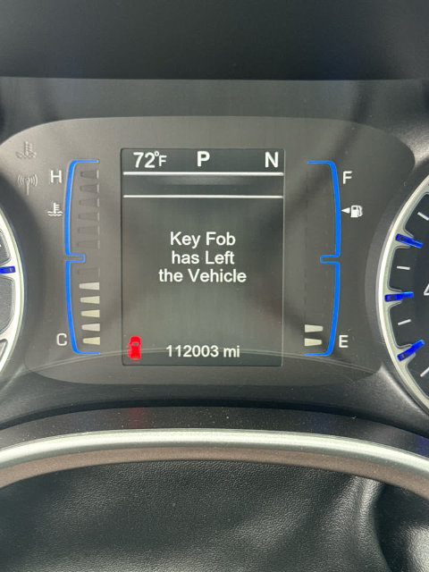 Used 2017 Chrysler Pacifica Touring-L FWD image 15