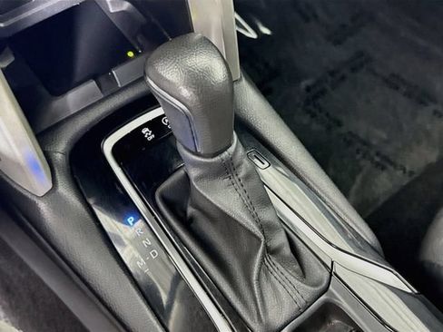 Certified 2024 Toyota Corolla Cross XLE w/ Convenience Package FWD image 18