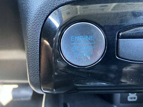 Used 2025 Ford Escape Platinum AWD/4WD image 27