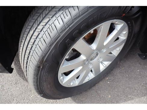 Used 2016 Chrysler Town & Country Touring w/ Driver Convenience Group FWD image 16
