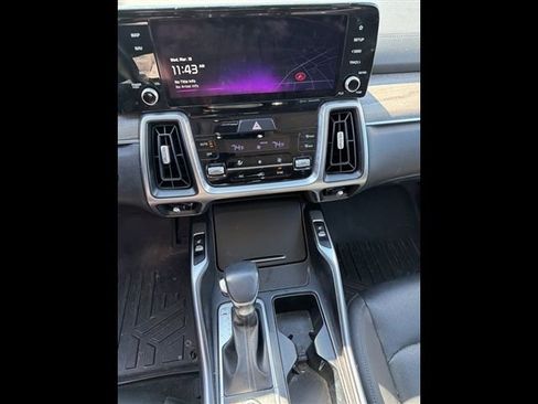 Used 2023 Kia Sorento S w/ Panoramic Sunroof Package AWD/4WD image 13