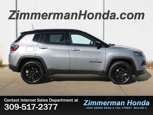 Used 2022 Jeep Compass Altitude w/ Convenience Group image 1