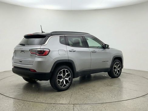 Used 2025 Jeep Compass Limited AWD/4WD image 9