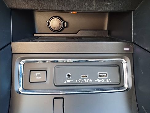 Certified 2025 Subaru Ascent Bronze Edition image 36