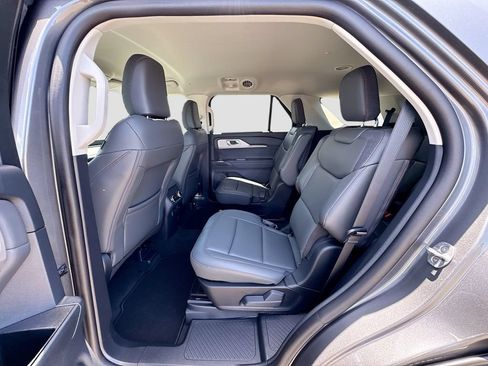 New 2026 Ford Explorer Active w/ Active Comfort Package RWD image 24