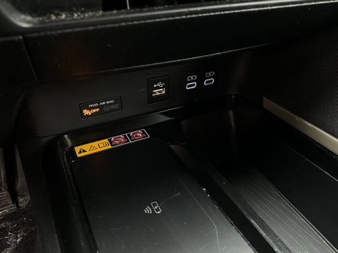 Used 2025 Toyota Camry LE image 24