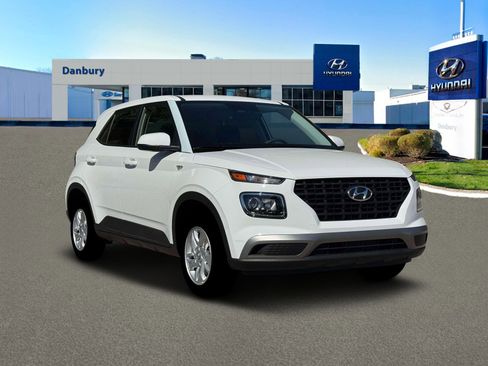 New 2026 Hyundai Venue SE image 11