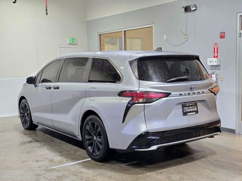 Used 2021 Toyota Sienna XSE image 6