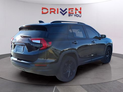 Used 2023 GMC Terrain SLE w/ Elevation Edition image 5