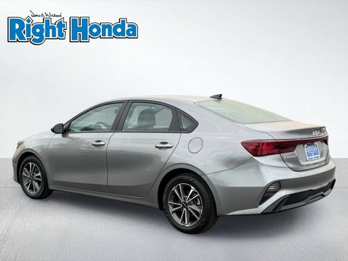 Used 2024 Kia Forte LXS FWD image 4