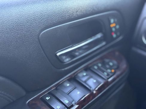 Used 2010 GMC Yukon Denali image 27