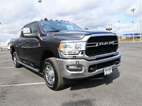 Used 2024 RAM 2500 Tradesman w/ Chrome Appearance Group image 2