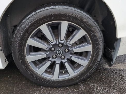 Used 2019 Toyota Sienna LE image 11