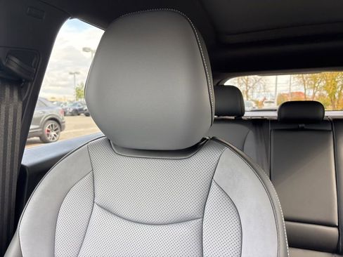 New 2026 Volkswagen Tiguan SE R-Line FWD image 21