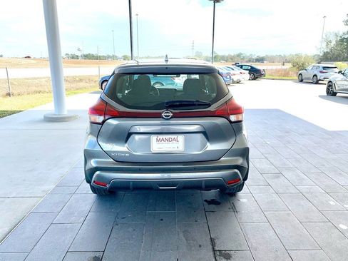 Used 2024 Nissan Kicks S image 6