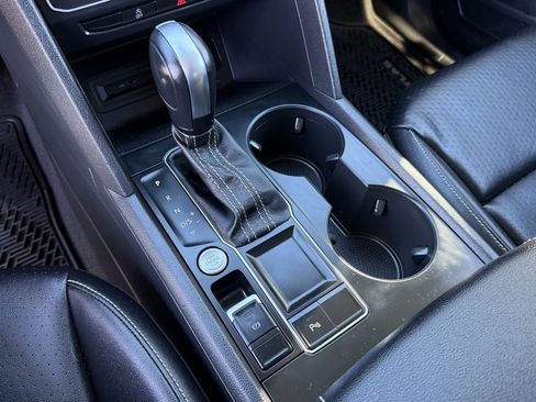 Used 2021 Volkswagen Atlas SE w/ Towing Package image 17