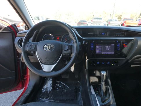 Used 2019 Toyota Corolla LE image 13