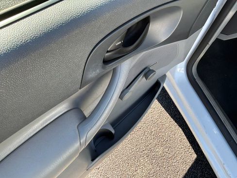 Used 2005 Ford Focus ZX4 Sedan image 19